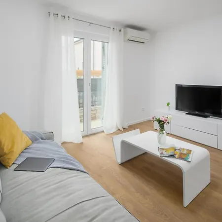 Nina Apartman Poreč
