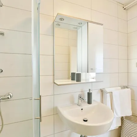 Апартаменти Nina Пореч